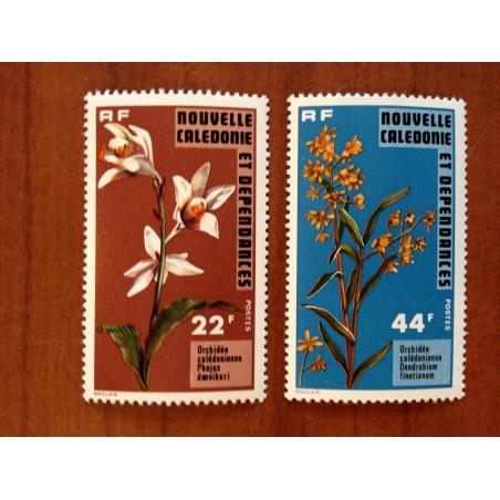 NOUVELLE CALEDONIE Num 409-410 ** MNH ANNEE 1977 Orchidée