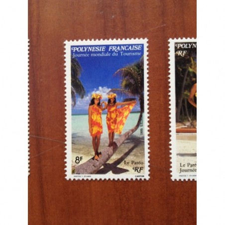 POLYNESIE NUM 365 ** MNH Tourisme Pareo ANNEE 1990