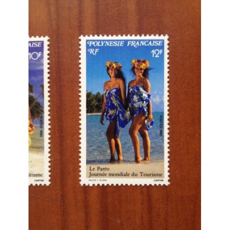 POLYNESIE NUM 367 ** MNH Tourisme Pareo ANNEE 1990